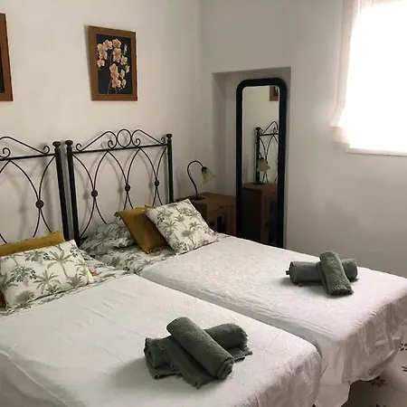 Gran Casa Con Balcón En Centro Histórico